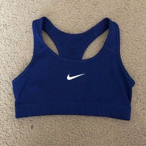 Nike shorts bra
